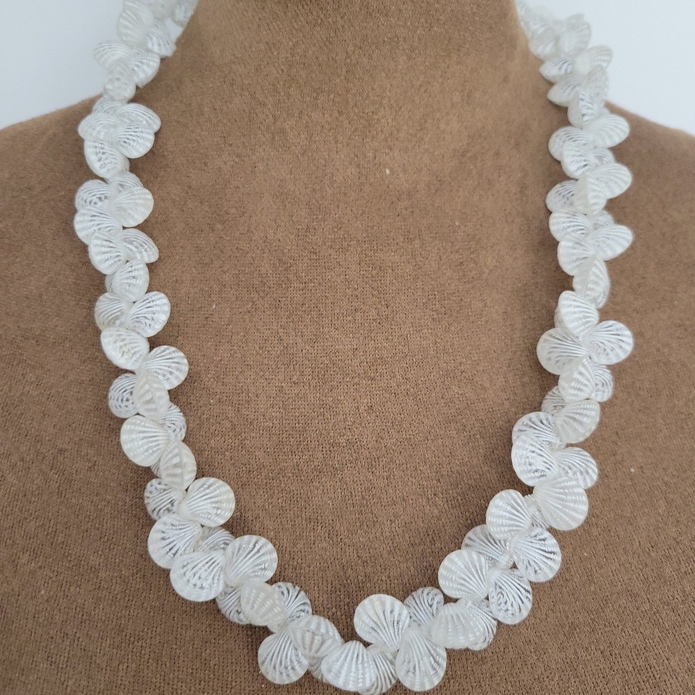 White Faux Shell Scallop Bead Necklace 22 Inch Beachy Summer Jewelry Mermaidcore